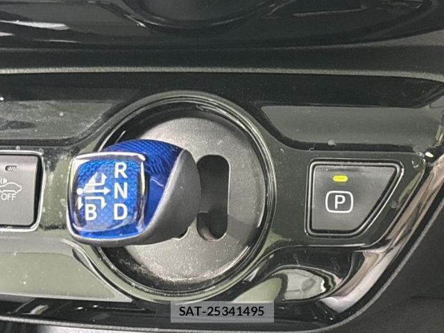 Toyota PRIUS 2019-05 8225082-16