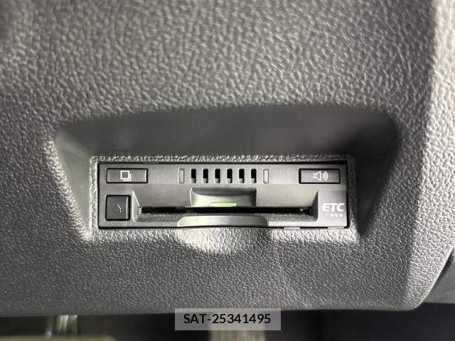 Toyota PRIUS 2019-05 8225082-17