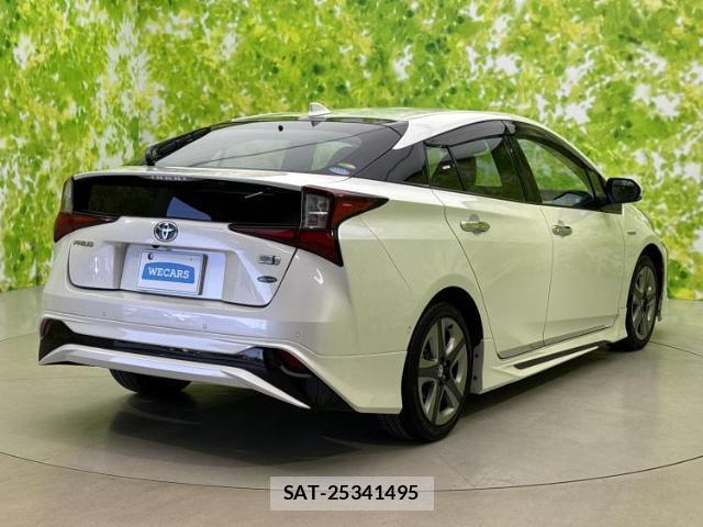 Toyota PRIUS 2019-05 8225082-2