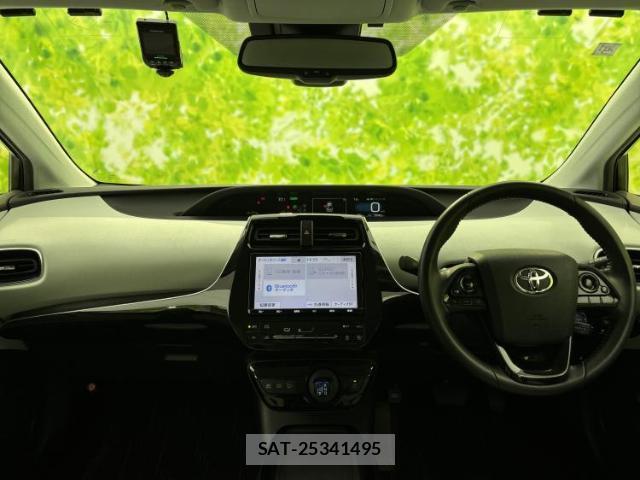 Toyota PRIUS 2019-05 8225082-3