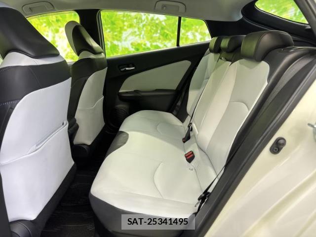 Toyota PRIUS 2019-05 8225082-6