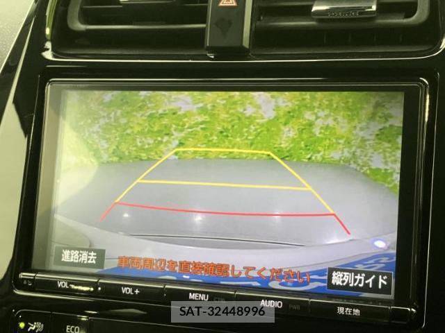 Toyota PRIUS 2018-03 8225104-11