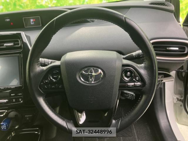 Toyota PRIUS 2018-03 8225104-15