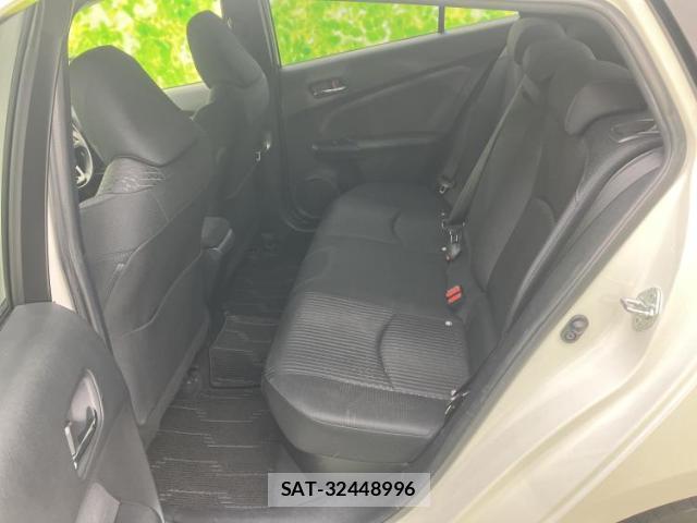 Toyota PRIUS 2018-03 8225104-6