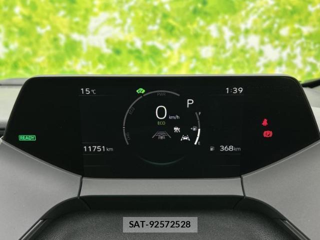 Toyota PRIUS 2023-09 8225195-12