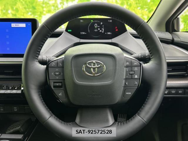 Toyota PRIUS 2023-09 8225195-13