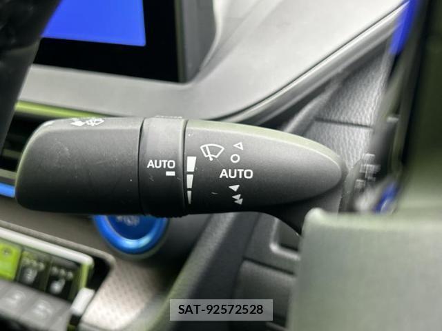 Toyota PRIUS 2023-09 8225195-14