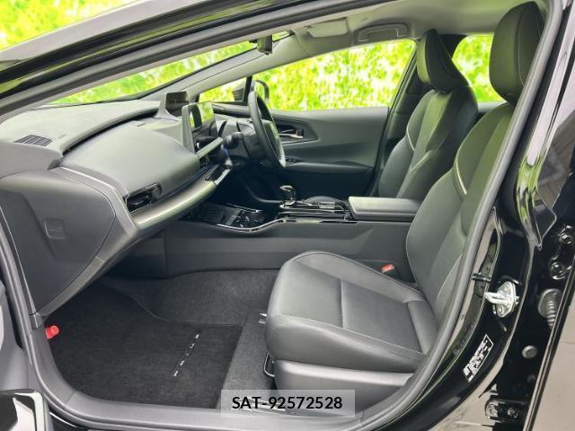 Toyota PRIUS 2023-09 8225195-5
