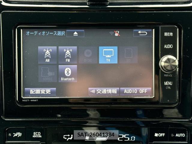 Toyota PRIUS 2017-02 8225272-10