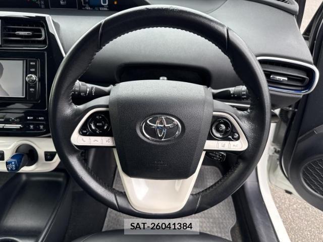 Toyota PRIUS 2017-02 8225272-14
