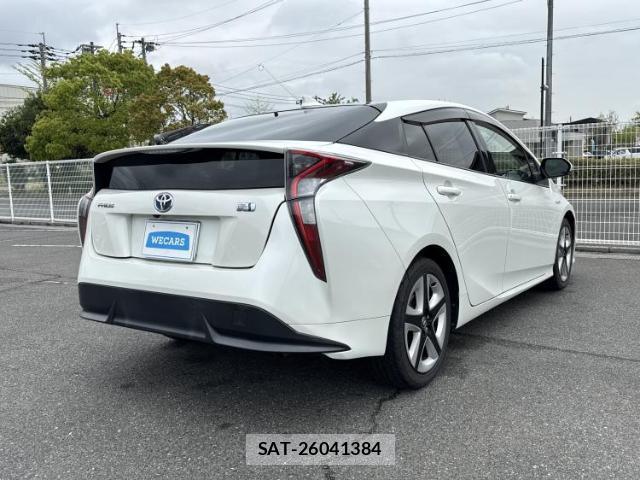 Toyota PRIUS 2017-02 8225272-2