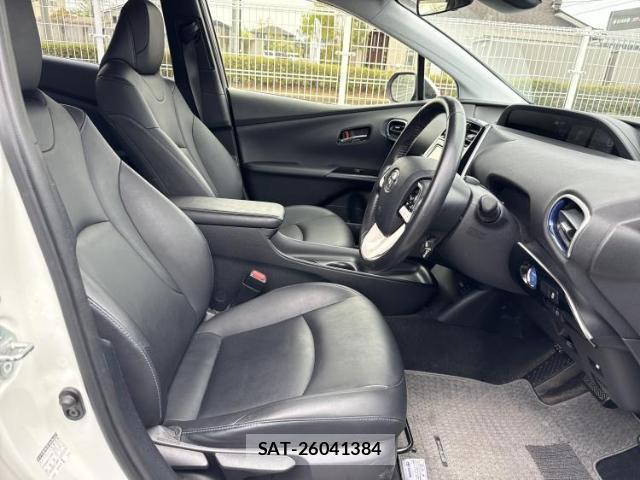 Toyota PRIUS 2017-02 8225272-4