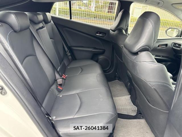 Toyota PRIUS 2017-02 8225272-5