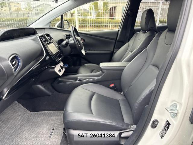 Toyota PRIUS 2017-02 8225272-6