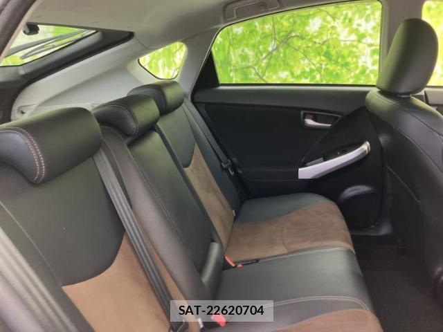 Toyota PRIUS 2015-05 8225304-4