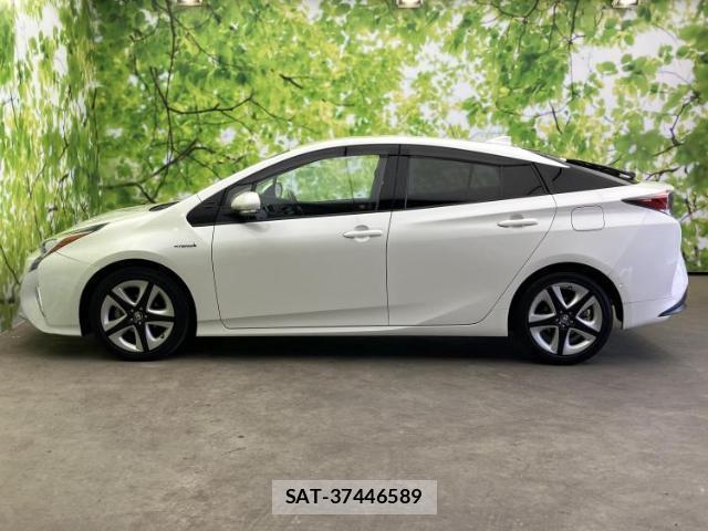 Toyota PRIUS 2016-01 8225375-1