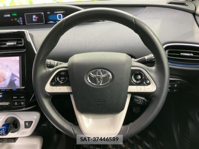 Toyota PRIUS 2016-01 8225375-14