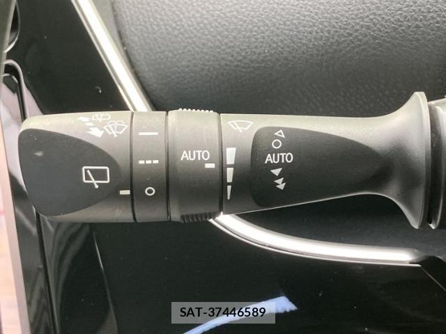 Toyota PRIUS 2016-01 8225375-15