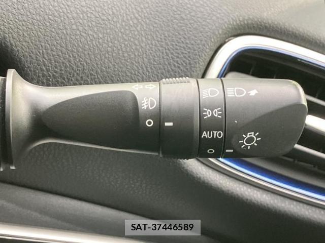Toyota PRIUS 2016-01 8225375-16