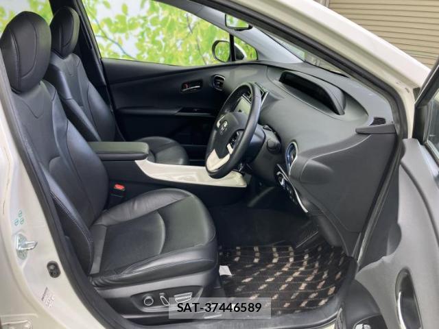 Toyota PRIUS 2016-01 8225375-3
