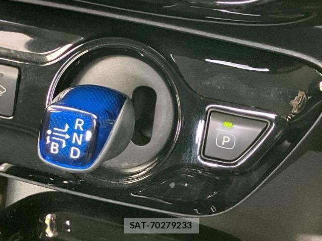 Toyota PRIUS 2017-11 8225376-17