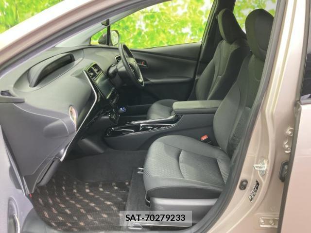 Toyota PRIUS 2017-11 8225376-5