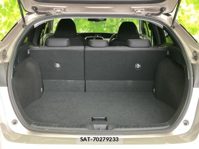 Toyota PRIUS 2017-11 8225376-7