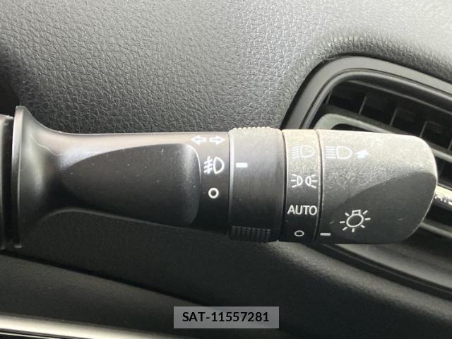 Toyota PRIUS 2016-09 8225387-15