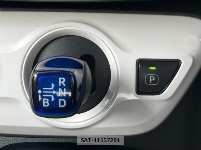 Toyota PRIUS 2016-09 8225387-16