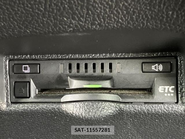 Toyota PRIUS 2016-09 8225387-17
