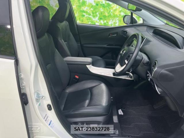Toyota PRIUS 2017-06 8225394-3