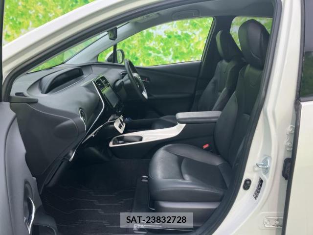 Toyota PRIUS 2017-06 8225394-5