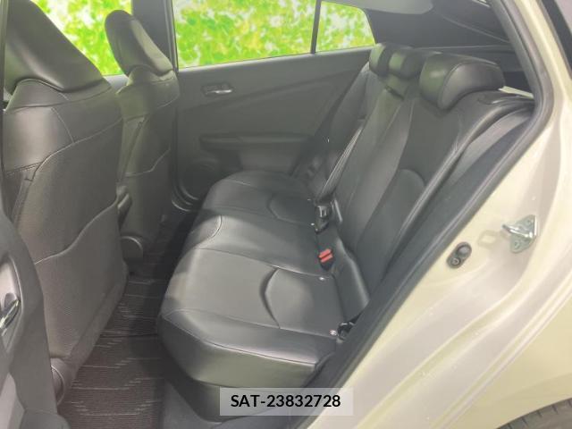 Toyota PRIUS 2017-06 8225394-6
