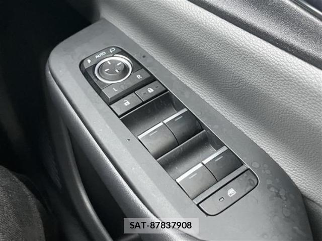 Toyota PRIUS 2024-03 8225401-15