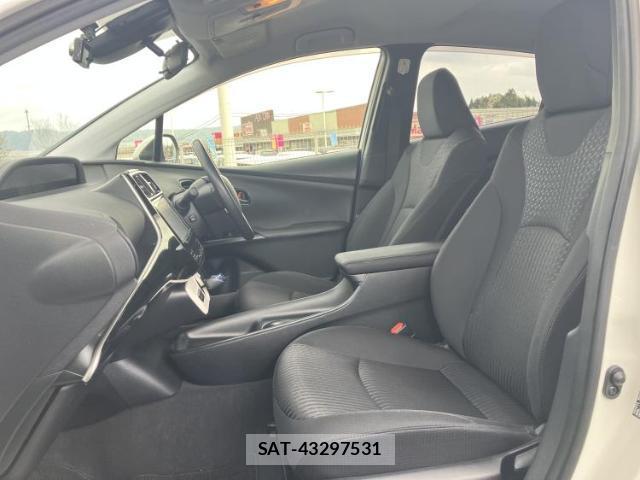 Toyota PRIUS 2016-04 8225402-5