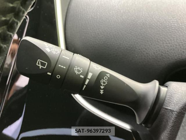 Toyota PRIUS 2016-05 8225471-16