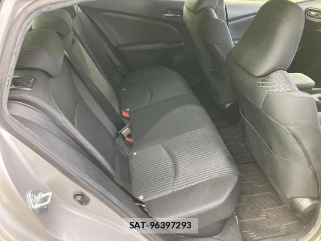 Toyota PRIUS 2016-05 8225471-4