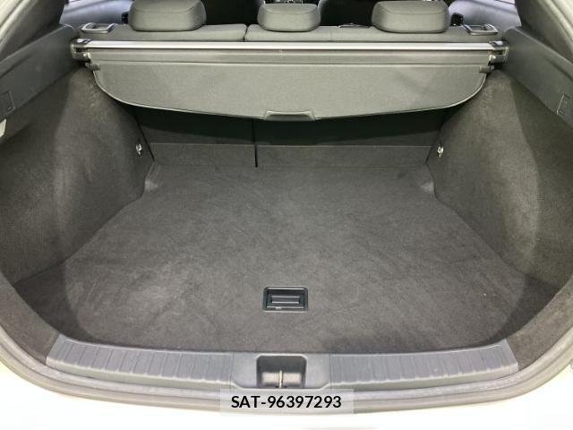 Toyota PRIUS 2016-05 8225471-7