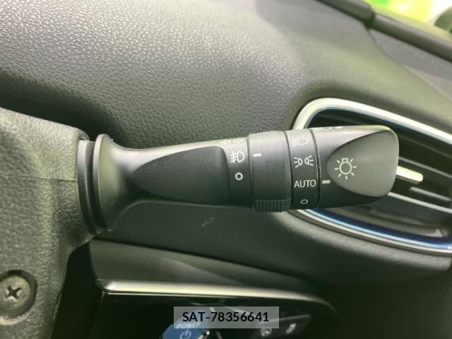 Toyota PRIUS 2016-01 8225504-15