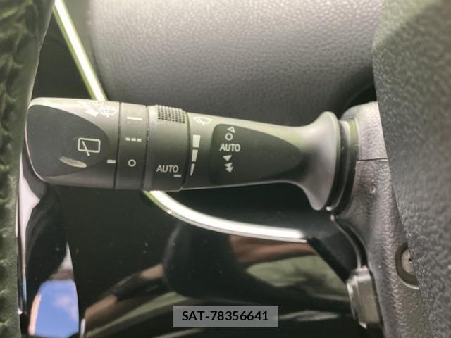 Toyota PRIUS 2016-01 8225504-16