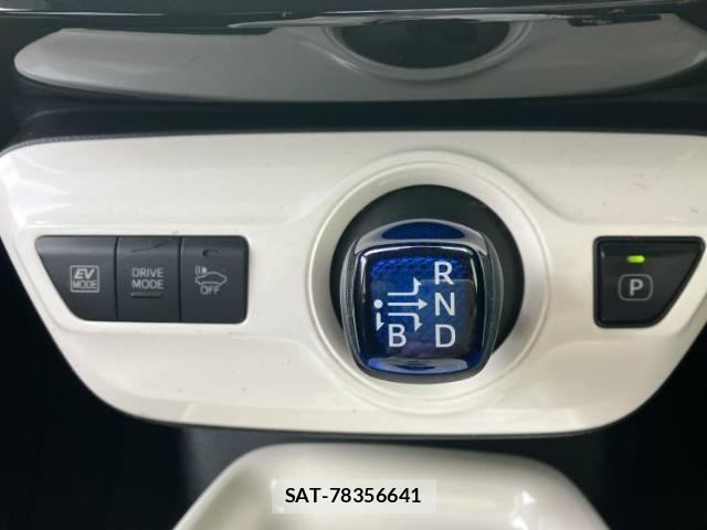 Toyota PRIUS 2016-01 8225504-17