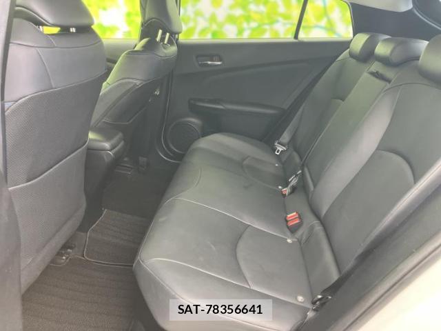 Toyota PRIUS 2016-01 8225504-6