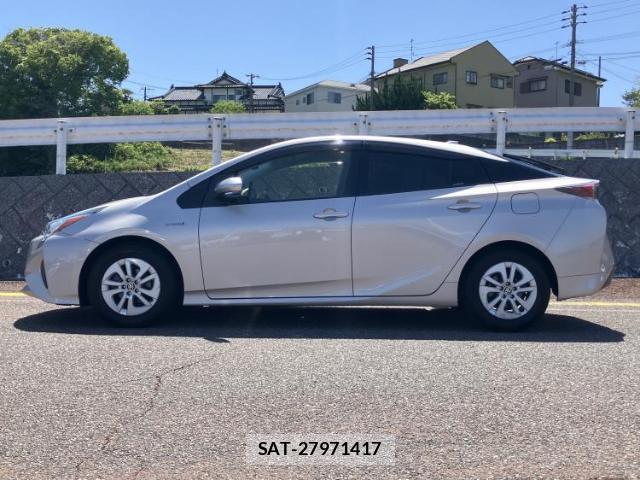 Toyota PRIUS 2016-10 8225521-1