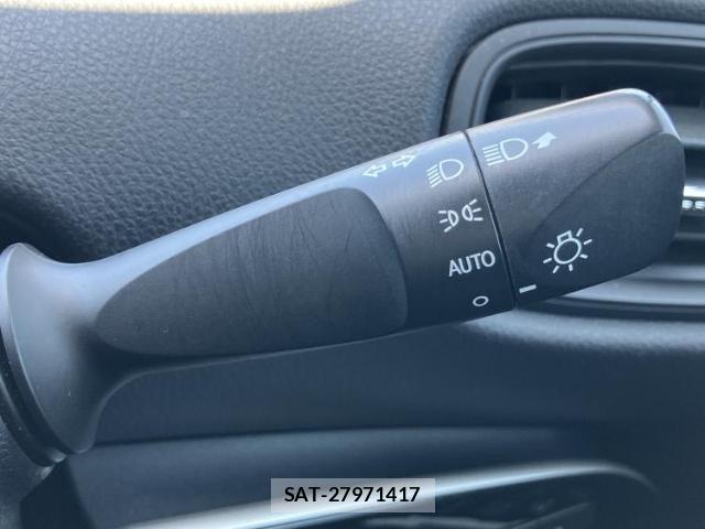 Toyota PRIUS 2016-10 8225521-15