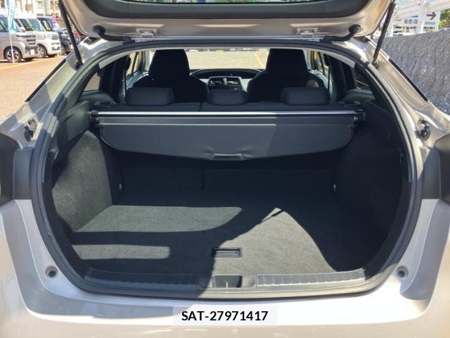 Toyota PRIUS 2016-10 8225521-7