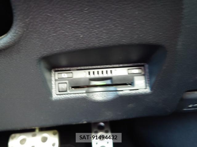 Toyota PRIUS 2021-10 8225576-4