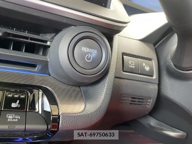 Toyota PRIUS 2023-04 8225605-13