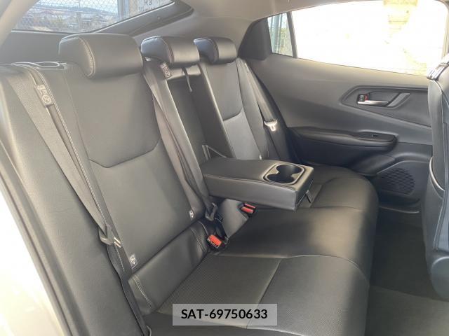 Toyota PRIUS 2023-04 8225605-19
