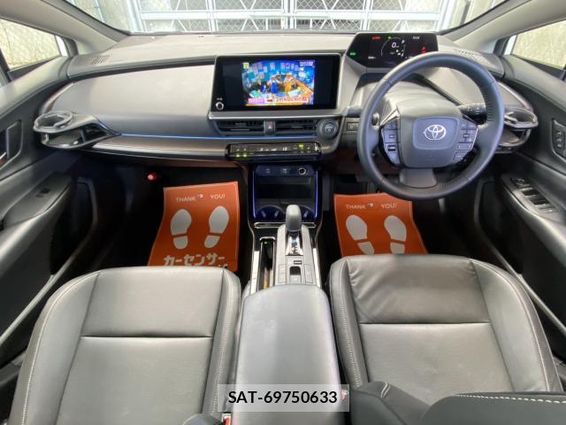 Toyota PRIUS 2023-04 8225605-2