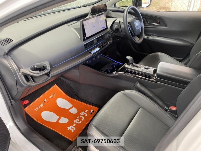 Toyota PRIUS 2023-04 8225605-3